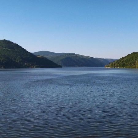 Apartmani Kuljanin Donji Milanovac Esterno foto