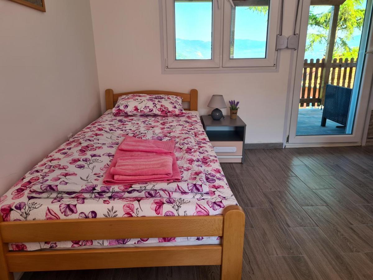 Apartmani Kuljanin Donji Milanovac Esterno foto