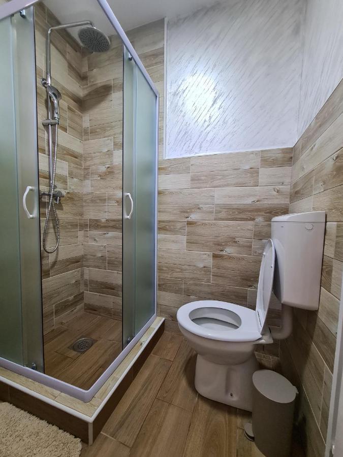 Apartmani Kuljanin Donji Milanovac Esterno foto