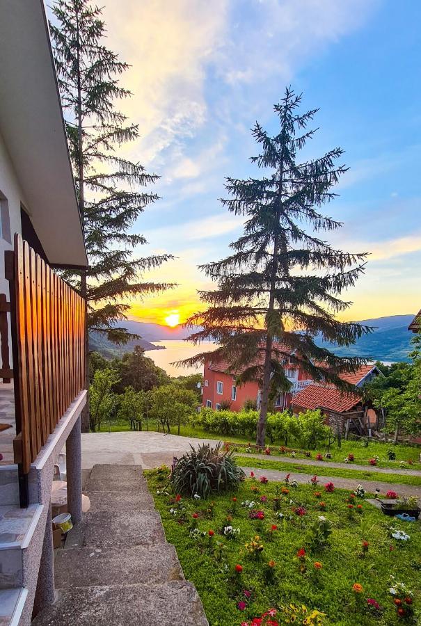 Apartmani Kuljanin Donji Milanovac Esterno foto